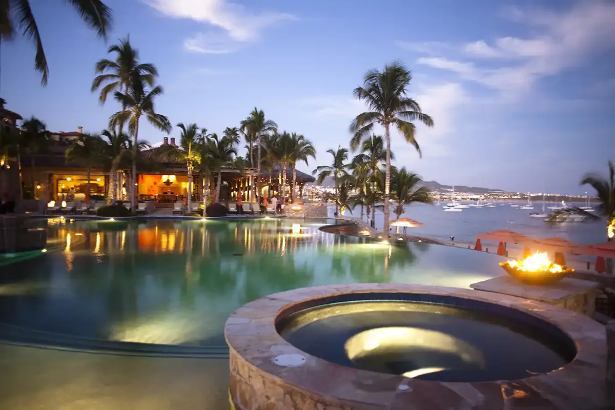 Hacienda Penthouse 2503, a beachfront residence on Médano Beach, Cabo San Lucas